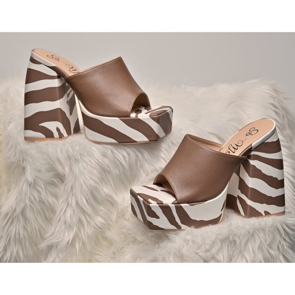 NWT K31 Womens Brown & White Leather Animal Print Platform Chunky Heels Slouchy